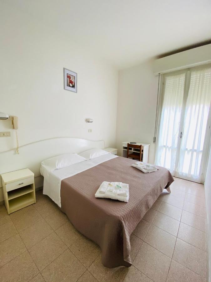 Hotel Luna Rossa Ρίμινι Εξωτερικό φωτογραφία