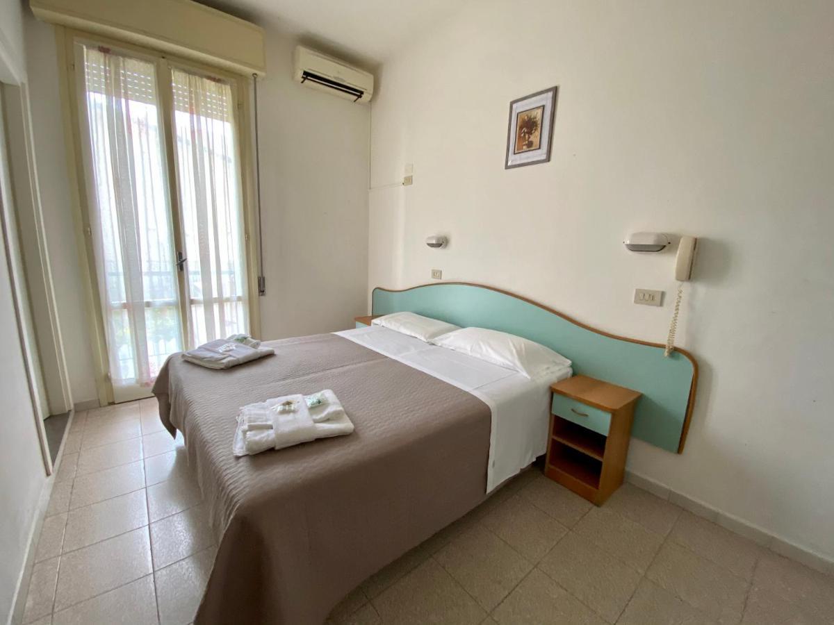 Hotel Luna Rossa Ρίμινι Εξωτερικό φωτογραφία