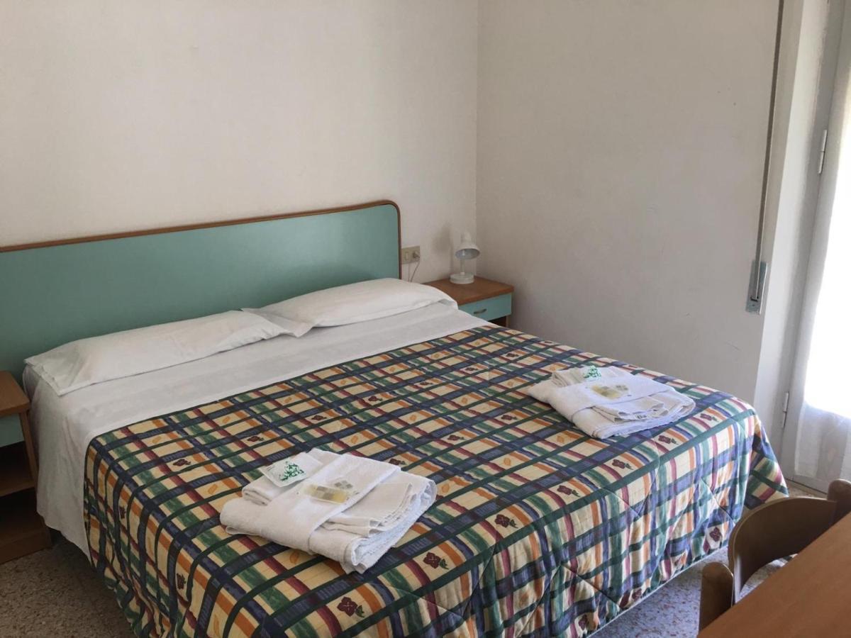 Hotel Luna Rossa Ρίμινι Εξωτερικό φωτογραφία